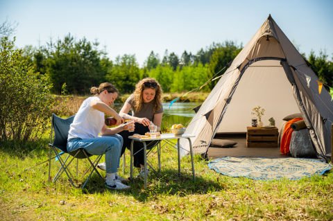 Easy Camp Moonlight Spire 4 Kişilik 8m² Tipi Çadır
